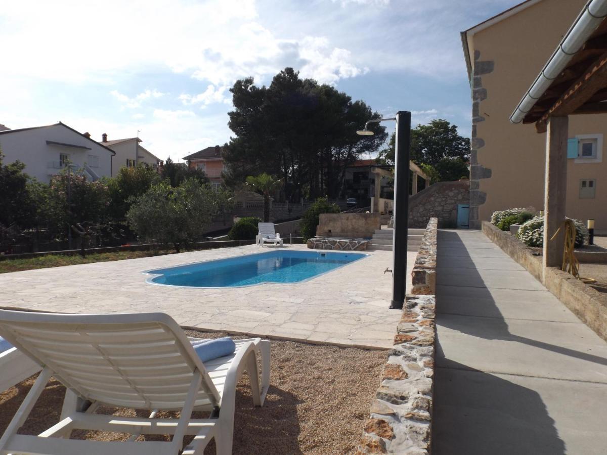 Apartment Marina Kornić Екстериор снимка
