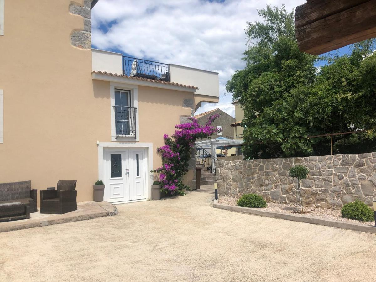 Apartment Marina Kornić Екстериор снимка