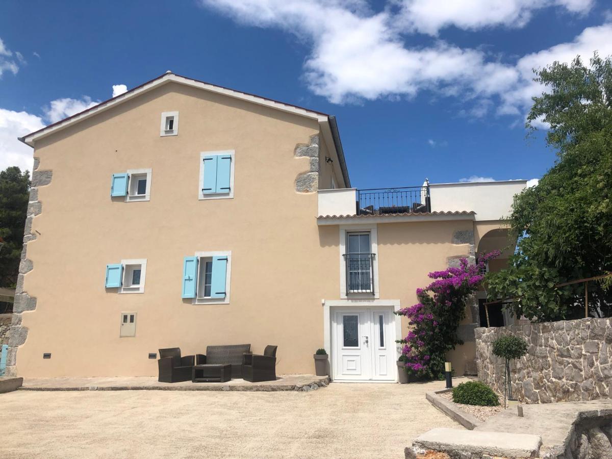 Apartment Marina Kornić Екстериор снимка