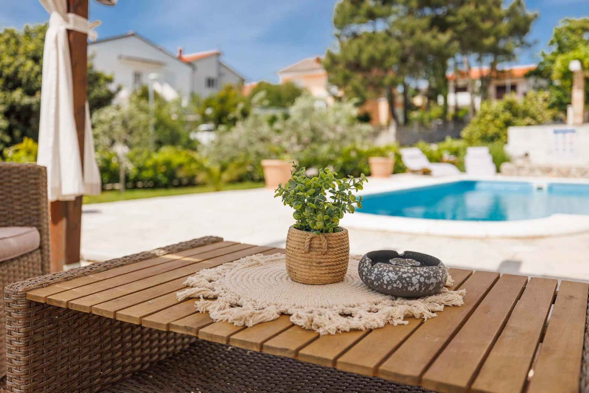 Apartment Marina Kornić Екстериор снимка
