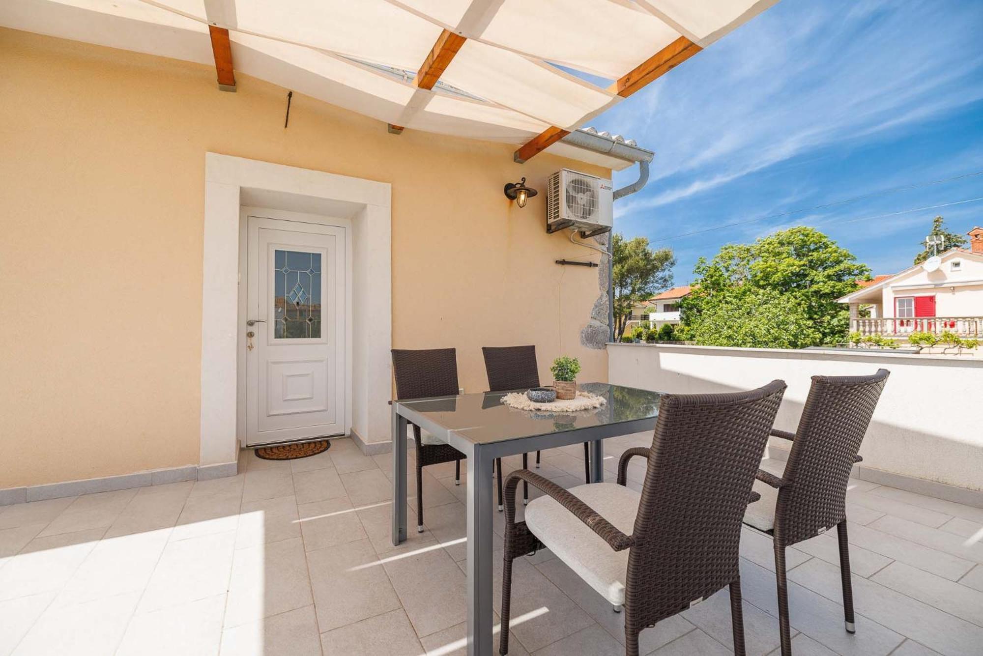 Apartment Marina Kornić Екстериор снимка